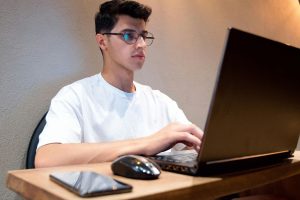 Peut-on détecter un avis Google acheté