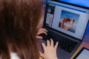 Pourquoi la compression AVIF améliore le SEO des images sur mobile