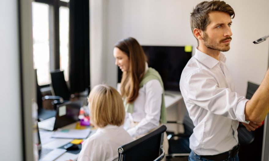 Comment construire une stratégie de contenu qui génère du trafic sur le long terme